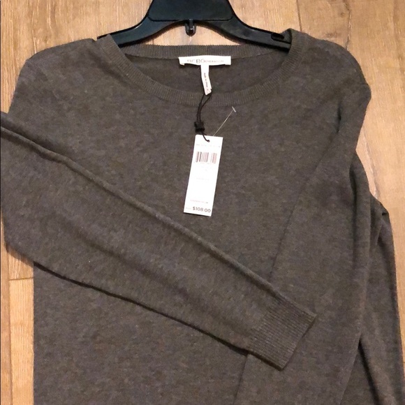 Top - Picture 2 of 4